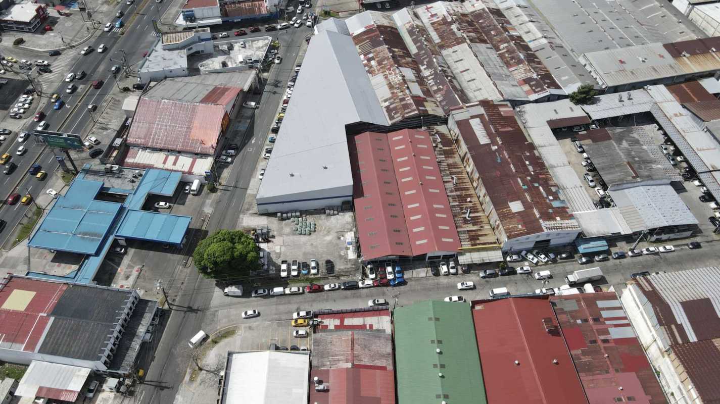 Commercial Land with Warehouses in Los Ángeles Betania