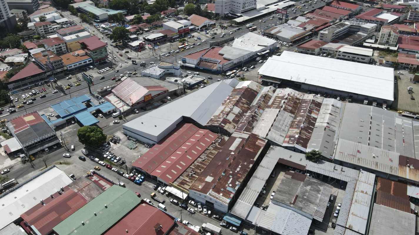 Urban industrial and commercial properties with warehouses in Betania Los Ángeles Panama City