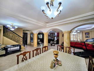 Single Family House for Sale in Balboa - 4 bedrooms