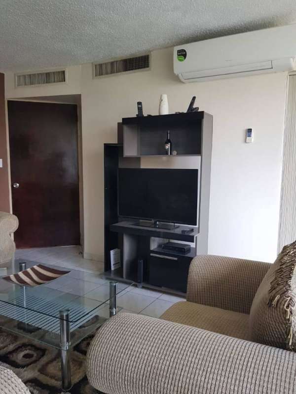 Full bathroom with glass shower and modern fixtures at PH Horizonte Tower El Cangrejo Panama