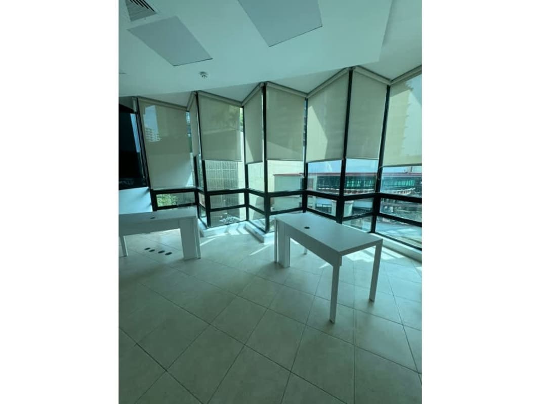 Spacious bright office with tiled floor, roller blinds city views in PH Globus, Panama City
