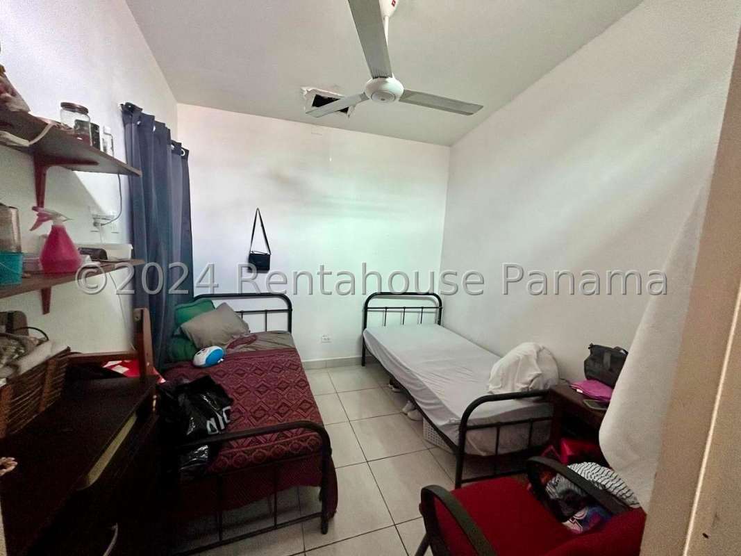 Small swimming pool courtyard and patio in Altos de Panamá Panama City house