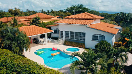 Private swimming pool and jacuzzi at luxury Coronado Panama beach house for sale