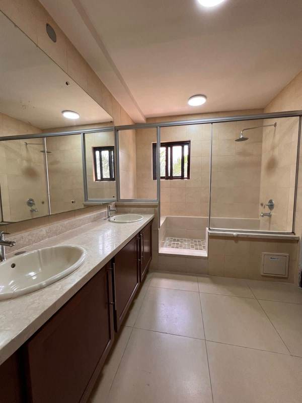 Large bright living room tile flooring balcony PH Alameda Clayton Clayton Panama