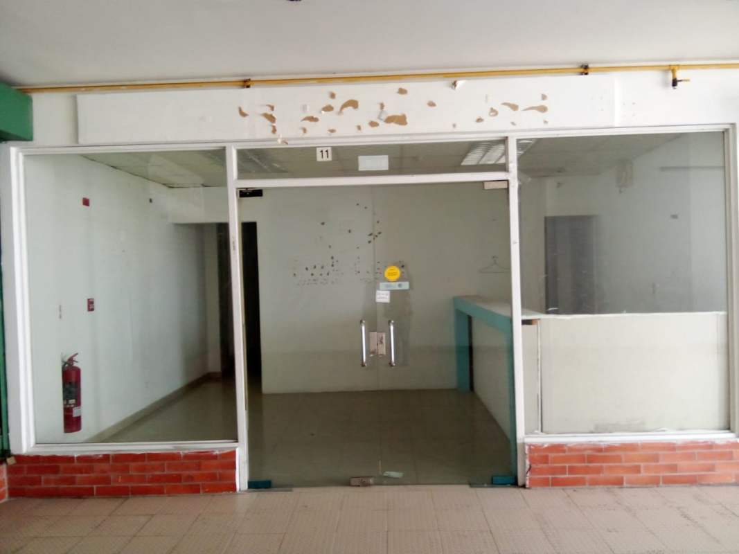 Clinic-Ready Commercial Space in Brisas Plaza Brisas del Golf