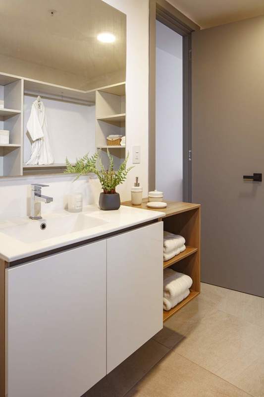 Bathroom with glass shower, sleek fixture in PH Van Gogh Panama