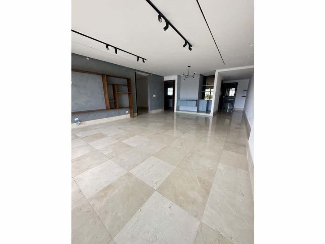 Luxury 3BR Apartment in The Reserve Santa María