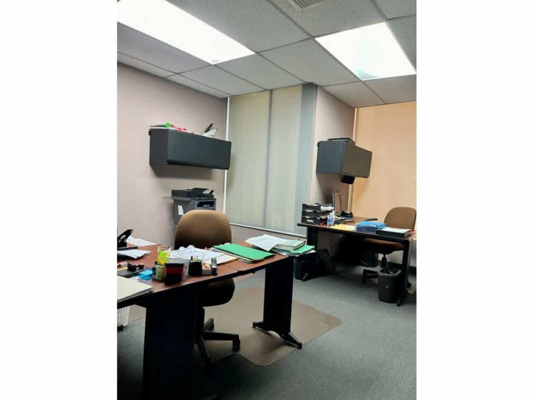 Private enclosed office space inside PH Proconsa II in Panama City banking district