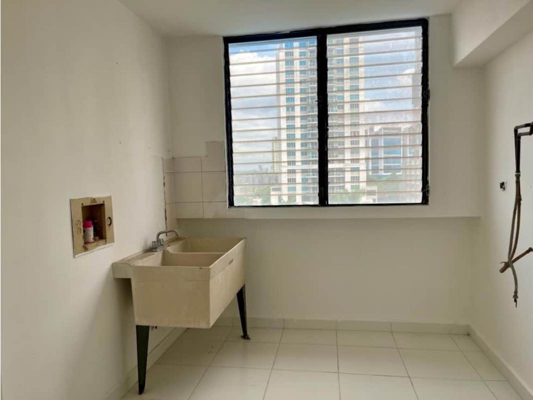 Bathroom with decorative tile, glass shower cabin and vanity PH Terrazas del Cangrejo Panama