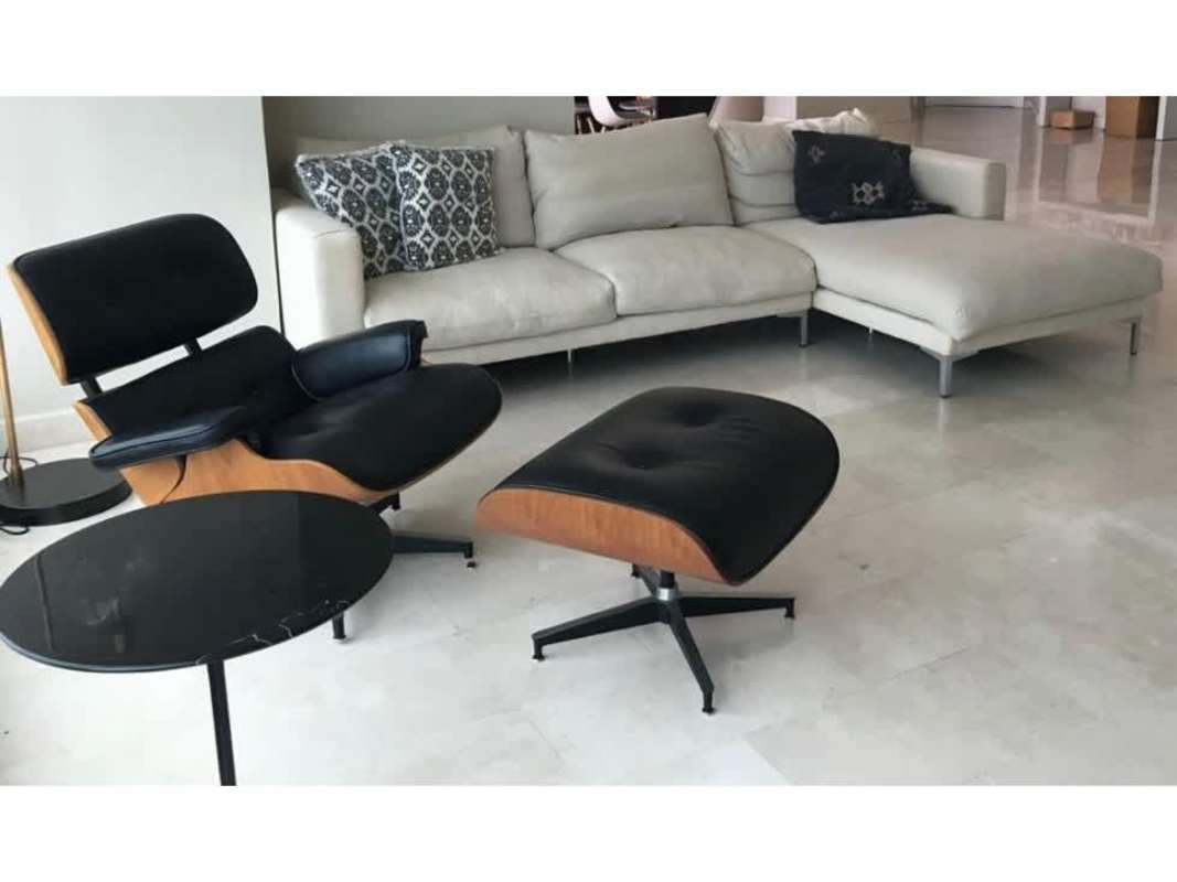 Spacious master bedroom with en-suite bathroom, ocean view windows in PH Ocean Park Punta Pacifica