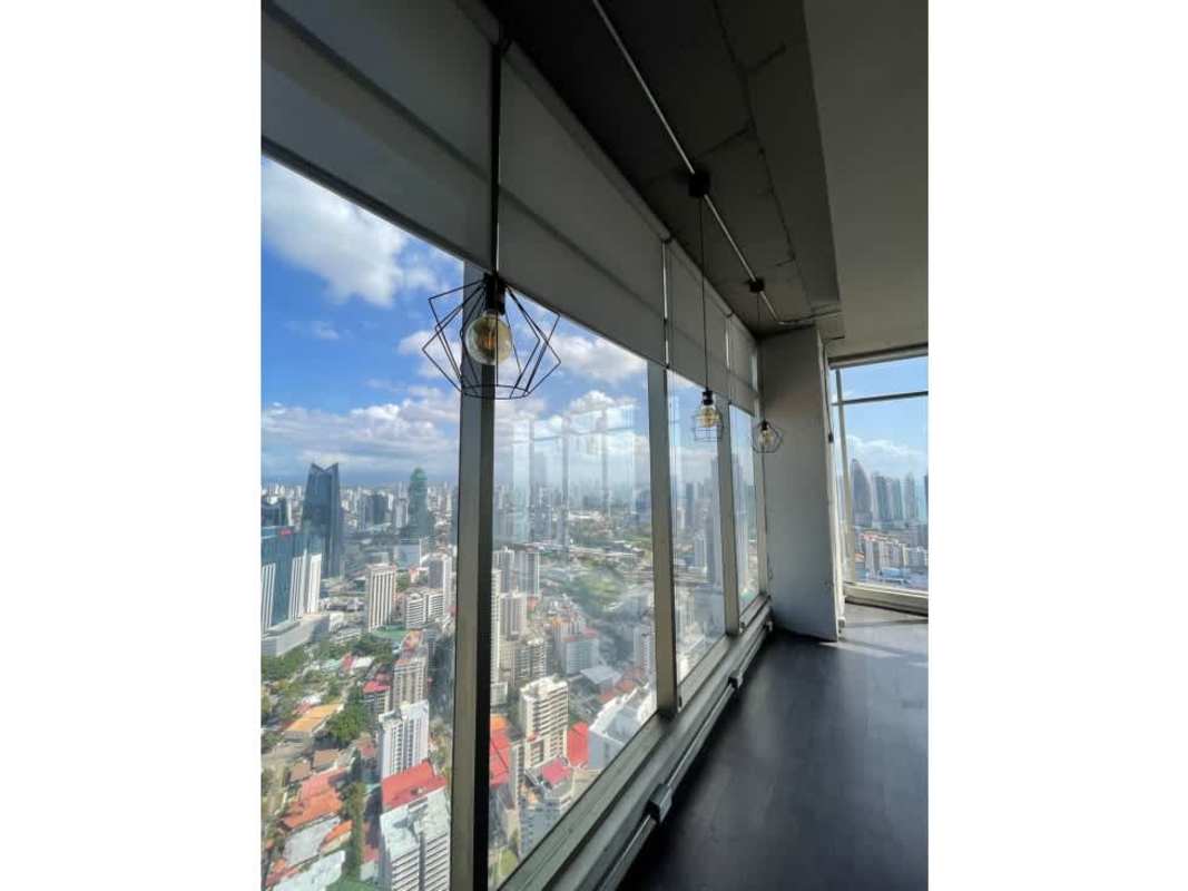 High-floor commercial office with city skyline view PH BICSA Panama