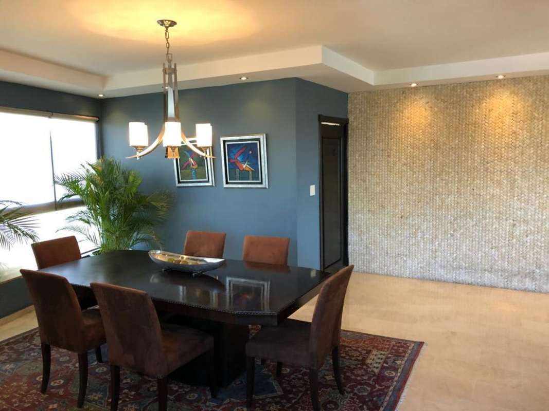 Large family room with modern finishes and natural light at PH La Cresta Tower Panama