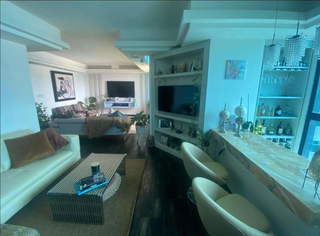 Apartment for Sale in San Francisco - 3 bedrooms