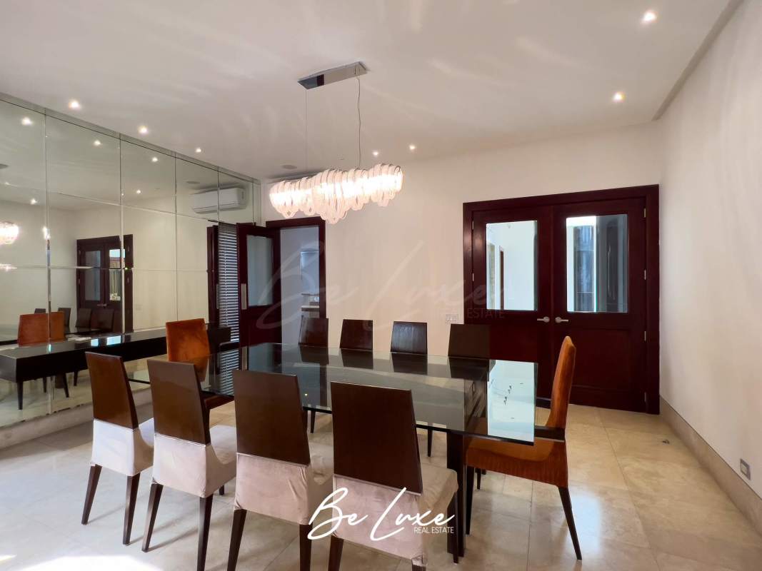Spacious kitchen with granite island, skylight and stainless appliances Residential Balmoral Costa del Este Panama City