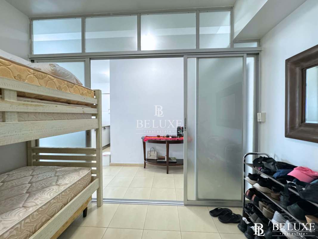 Contemporary kitchen granite countertops stainless steel appliances PH Grandbay Avenida Balboa Panama