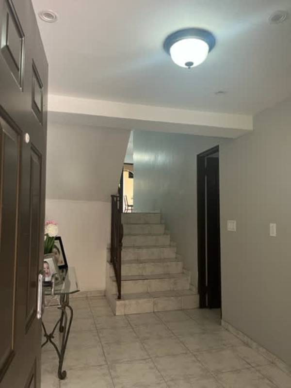 Spacious 3BR 4-Level House with Terrace & Parking Limajo