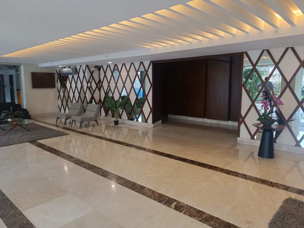 Modern lobby of Vista Verde building with seating area Panama