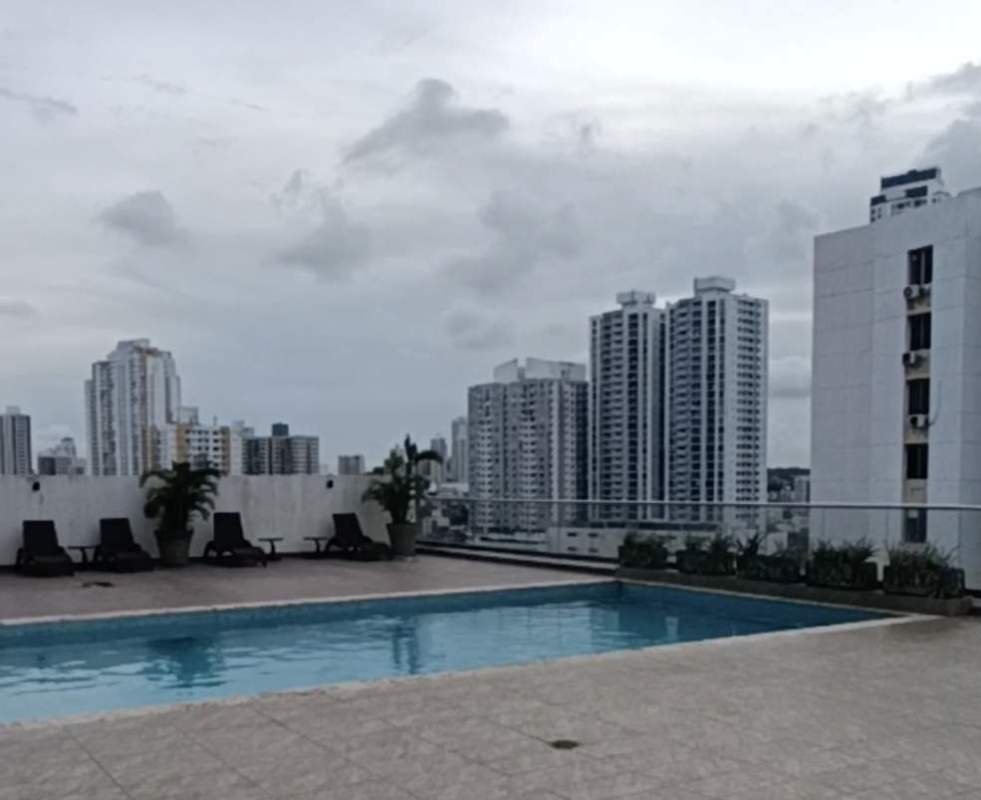 Rooftop swimming pool with city view at Vista Verde condominiums Panama