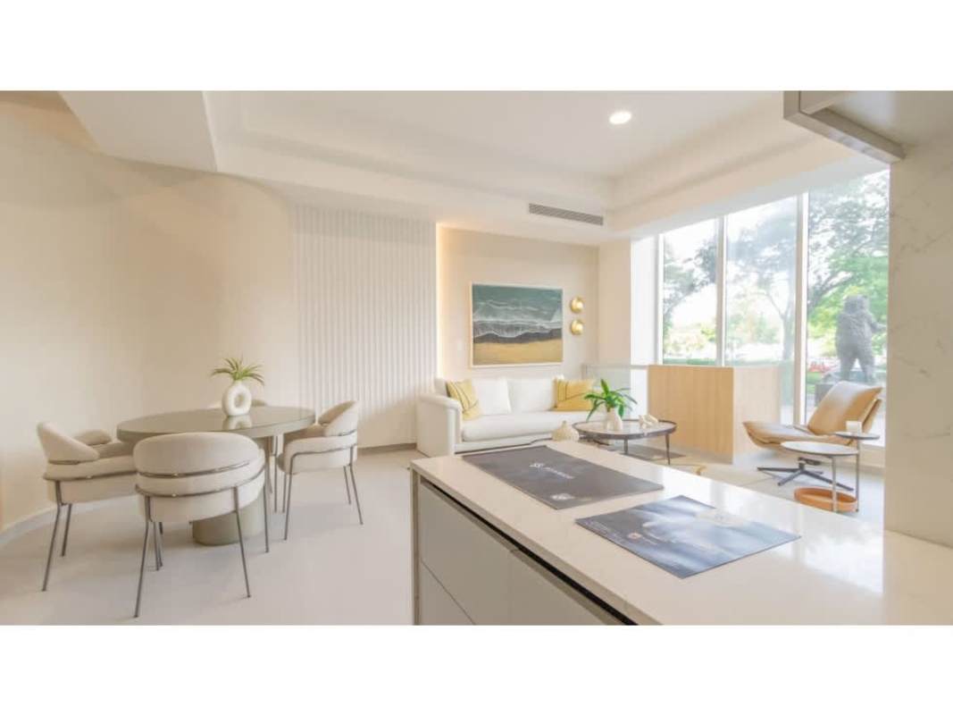 Balcony with panoramic ocean views in PH Seaside Avenida Balboa Panama City