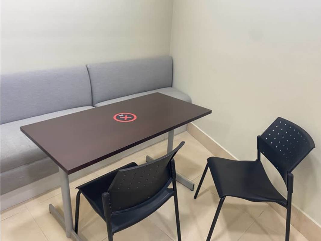 Commercial small meeting area office bench dark table minimalist design Panama City