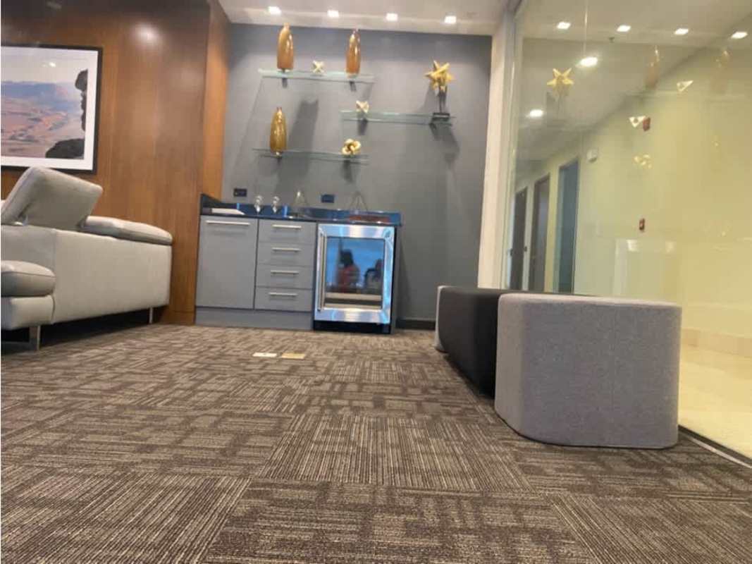 Large open plan office with partitions desks chairs for rent Juan Diaz Panama City