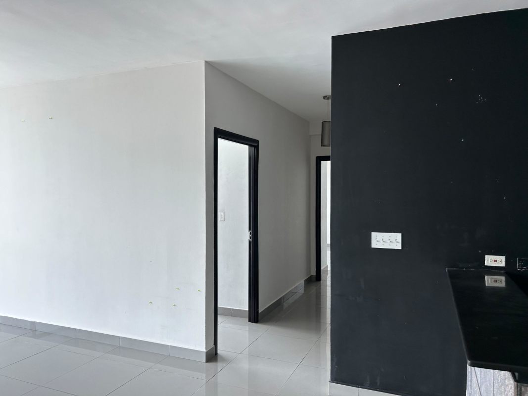 Modern living room with large windows city skyline PH Quartier San Francisco