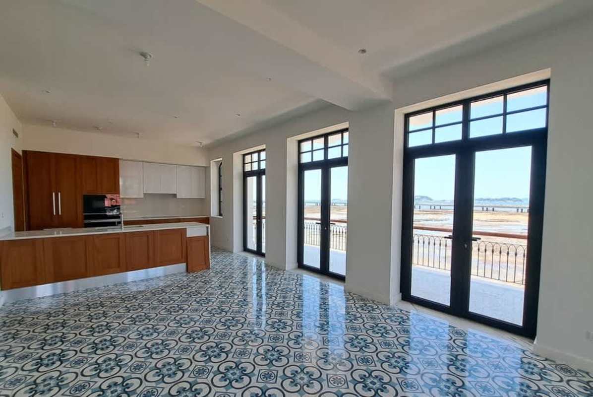 Modern gym overlooking the sea PH Santa Familia Casco Viejo Panama