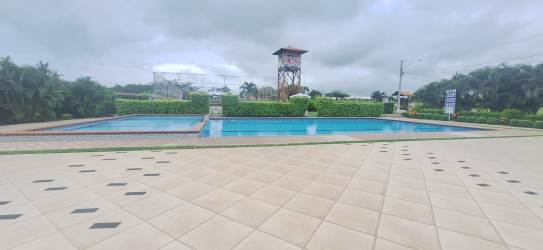 Clubhouse with swimming pool in PH El Valle Village residential community in Panama