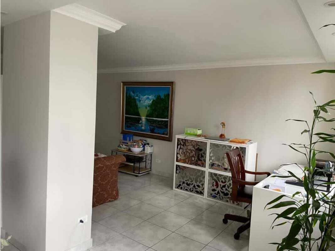 Multi-purpose study with modern decor, tiled floors and natural light PH Fiesta Panama
