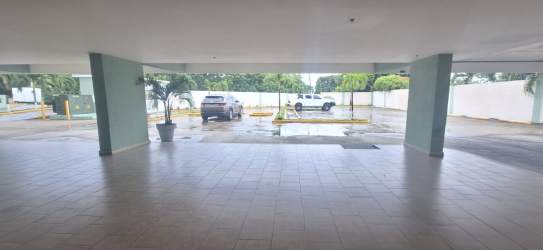Master bedroom with AC and built-in closet with views of ocean in PH Corona del Mar Panama