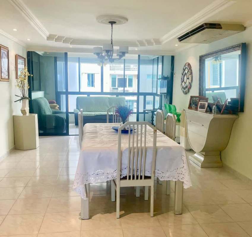 Bright dining and living area with balcony access in PH Crillon Punta Paitilla