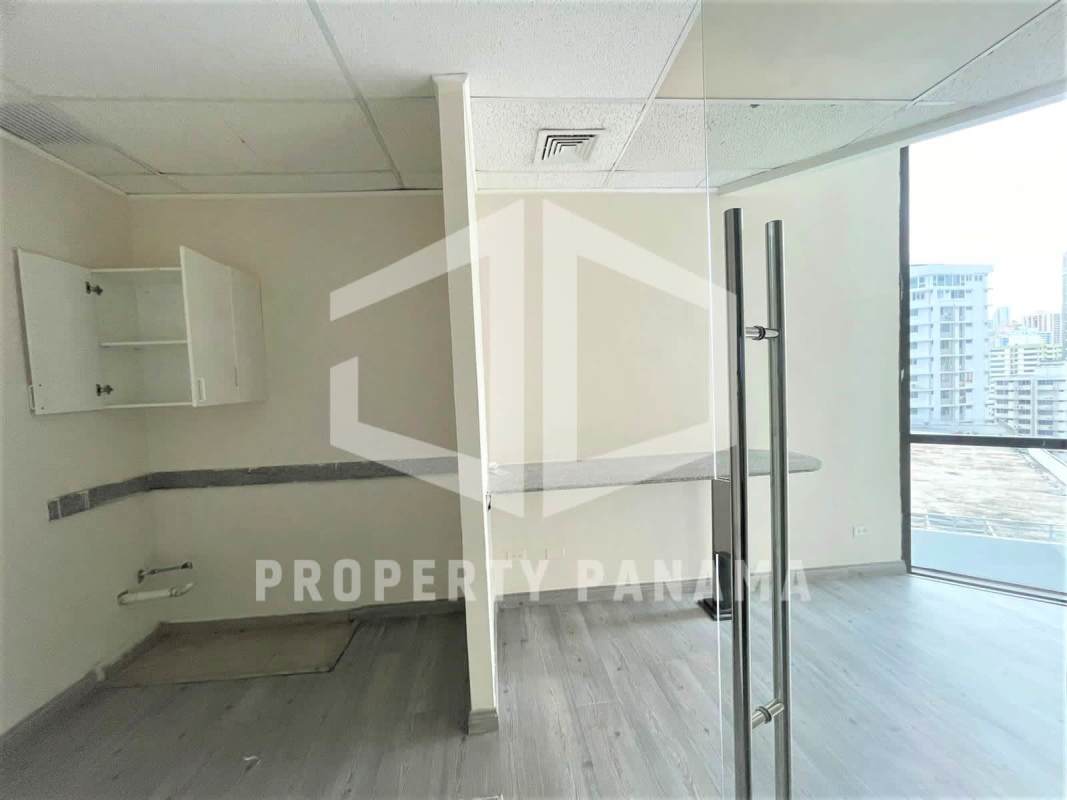 Private meeting room with glass partitions in high-rise Torre Banco General Calle 50 Panama City