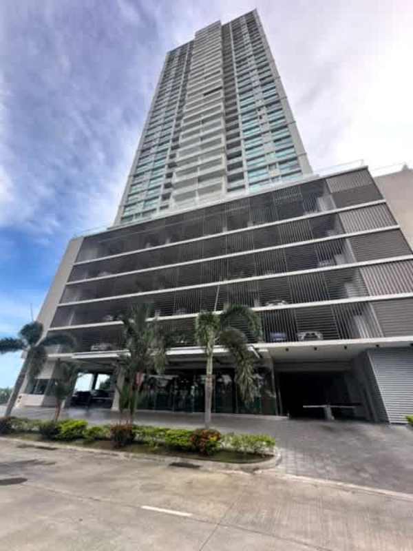 Contemporary kitchen with granite countertops, stainless steel appliances in PH Bali Panama