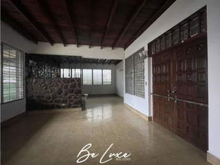 Commercial House for Sale in San Francisco - 3 bedrooms