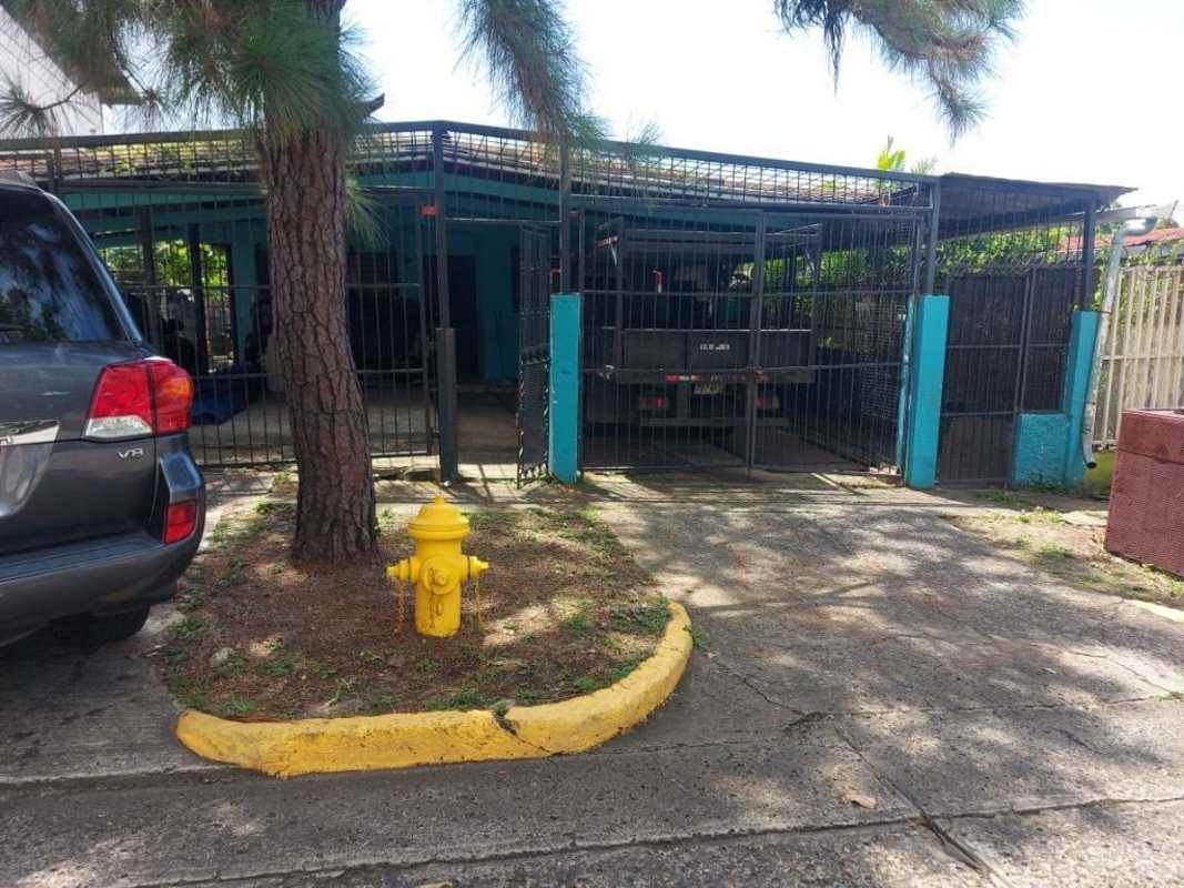 Commercial Warehouse with Offices for Rent Monte Oscuro Río Abajo