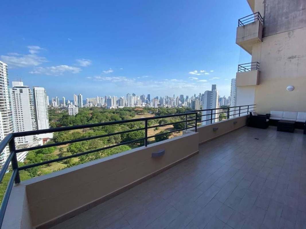 Artificial turf rooftop football soccer field Sky Park PH Carrasquilla Panama