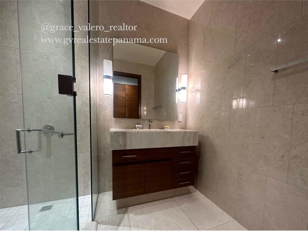 Primary bedroom with panoramic golf view, walk-in closet, large windows in PH The Court Santa María