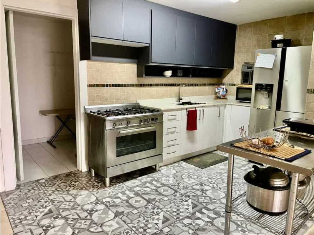 Dining area with ceramic floors, AC and large window PH Terranova San Francisco Panama