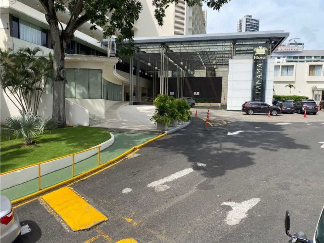 Facade of mixed-use commercial building facing Hotel El Panama in Bella Vista Panama City