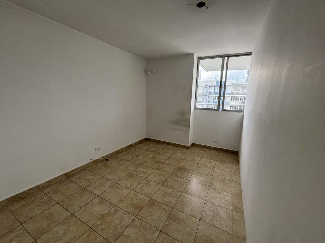 Modern lobby entrance with decorative finishes in PH Cosmopolitan Tower Tower 100 Panama