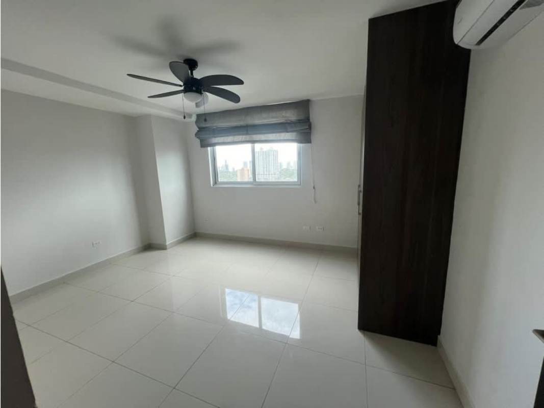 Empty bedroom with AC, large window, and tile floor in PH Midpark Carrasquilla Panama City