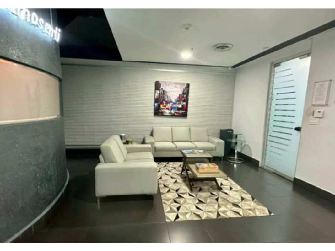 Meeting space with large windows and private offices in Torre de las Américas Panama