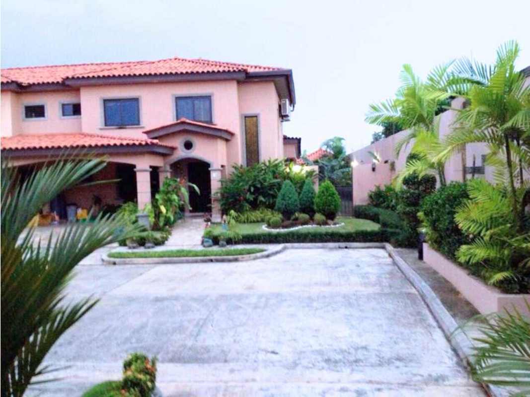 Remodeled 3BR Corner Duplex House PH Versalles Costa Sur