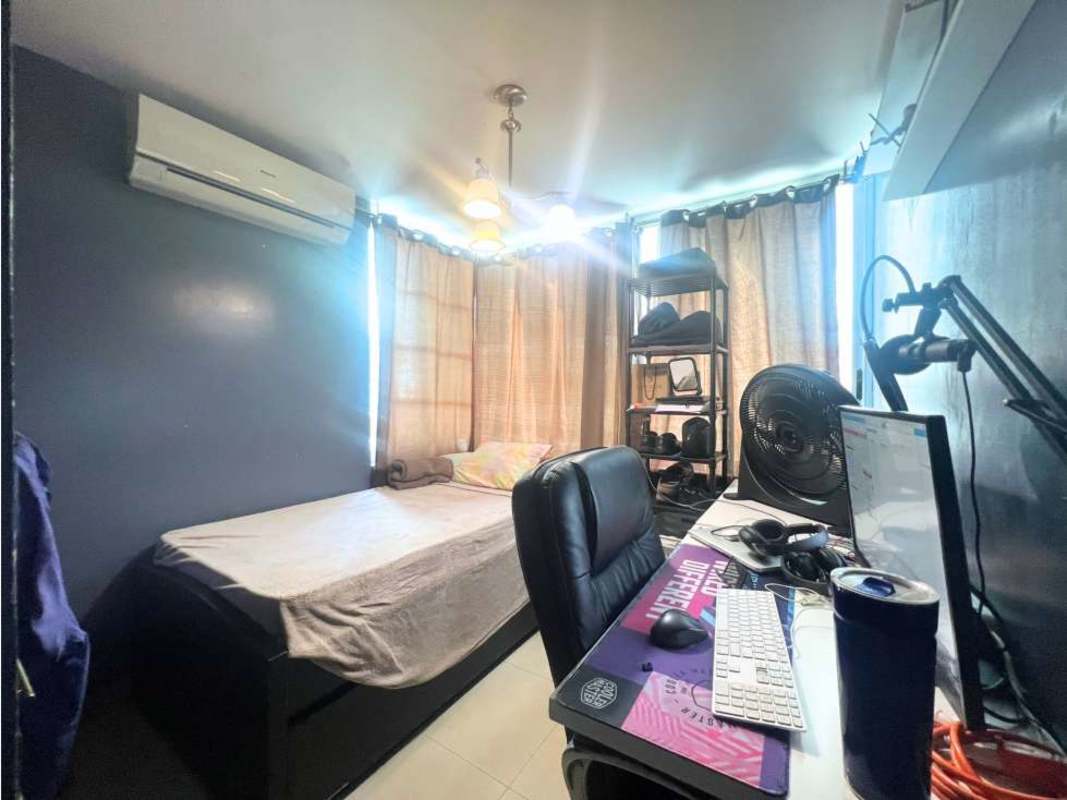 Apartment gym with machines, weights, wall mirror PH Pijao Panama City