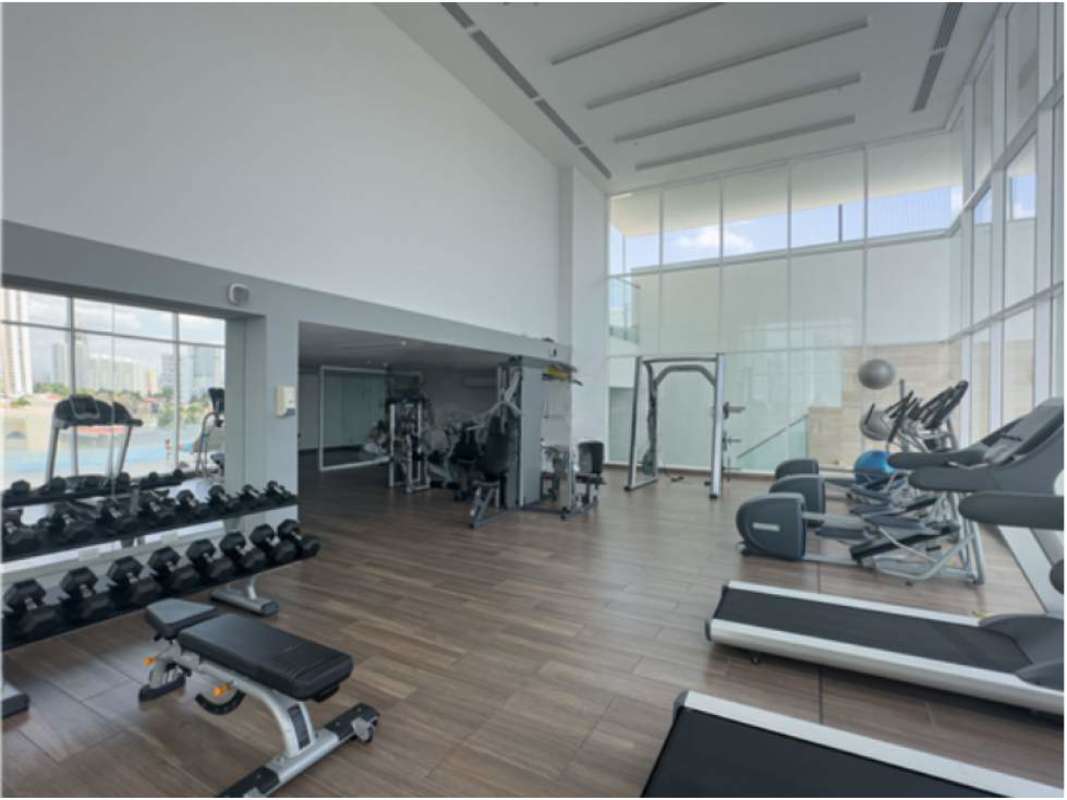 Covered outdoor terrace gym city view PH The Towers Panama