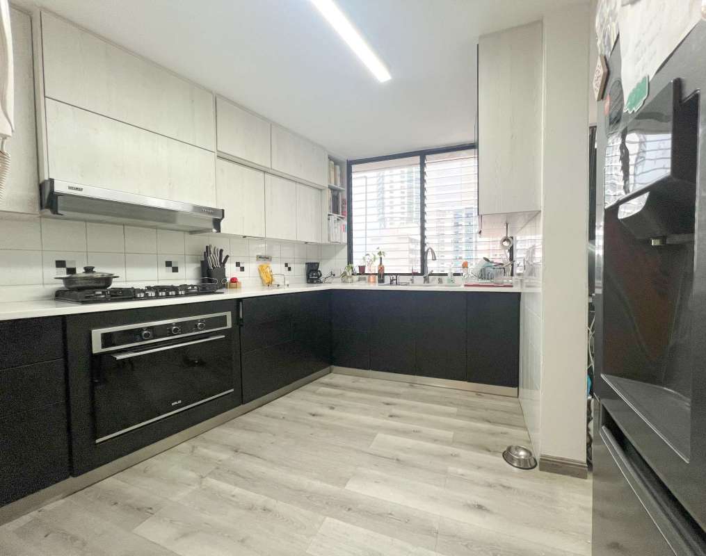 Master bedroom with ocean views, built-in closets and AC in PH Royal Princess Punta Paitilla Panama