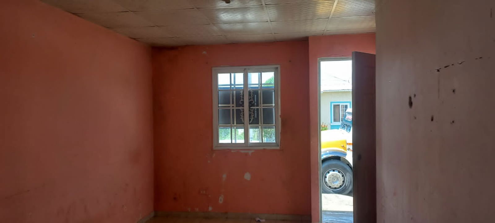 Affordable 2BR Bank-Owned House Pacora 84m² Fenced Yard