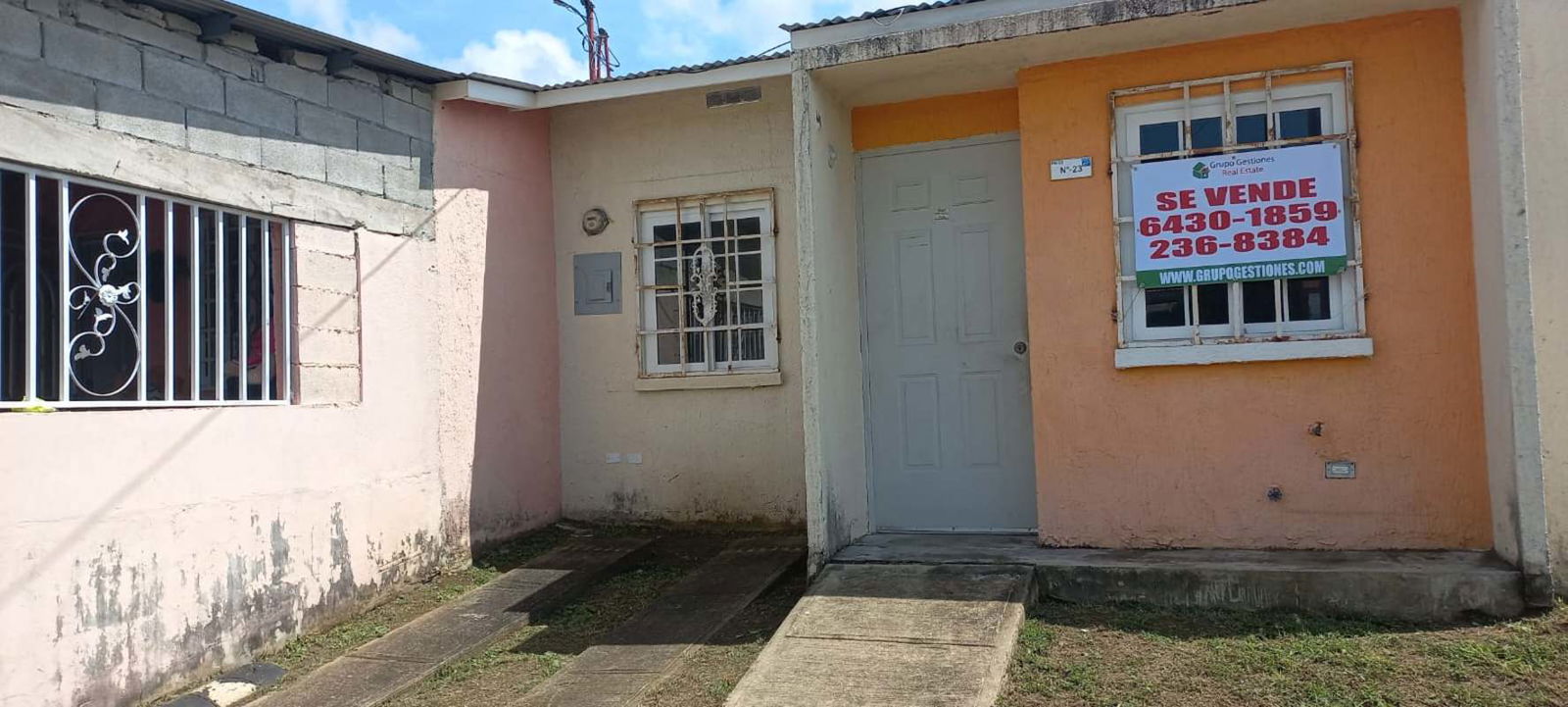 Quiet street inside Mirador del Bosque with houses for sale Panama