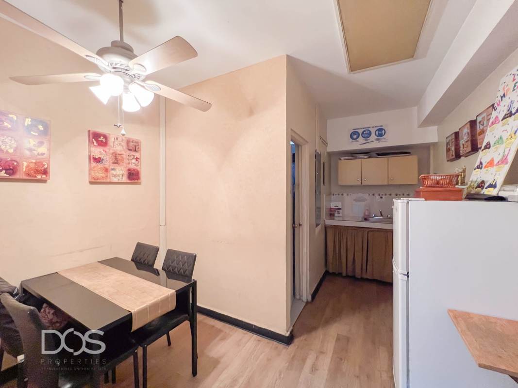 Kitchenette and dining space for staff in commercial warehouse for sale Panama