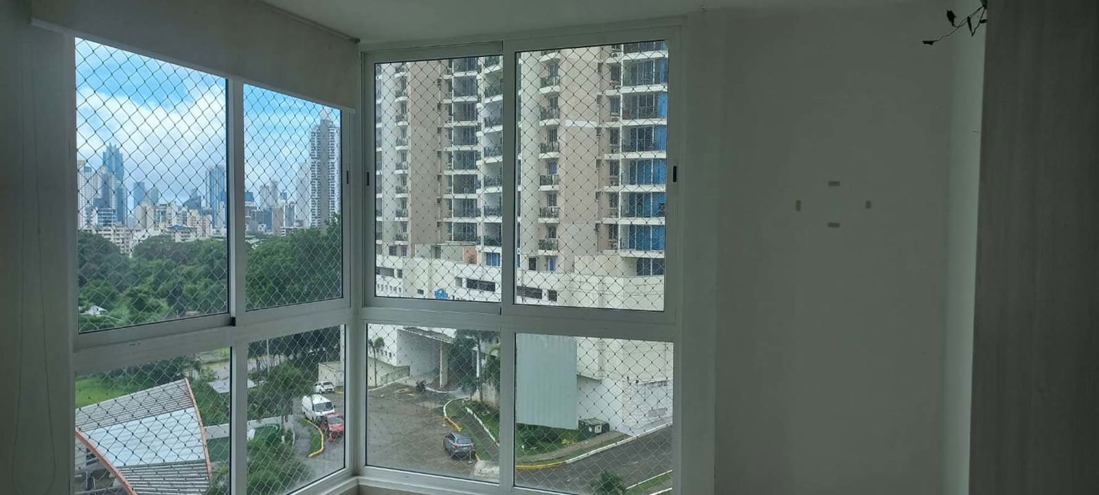 Bathroom with mosaic tiles and glass shower PH El Mare Edison Park Panama